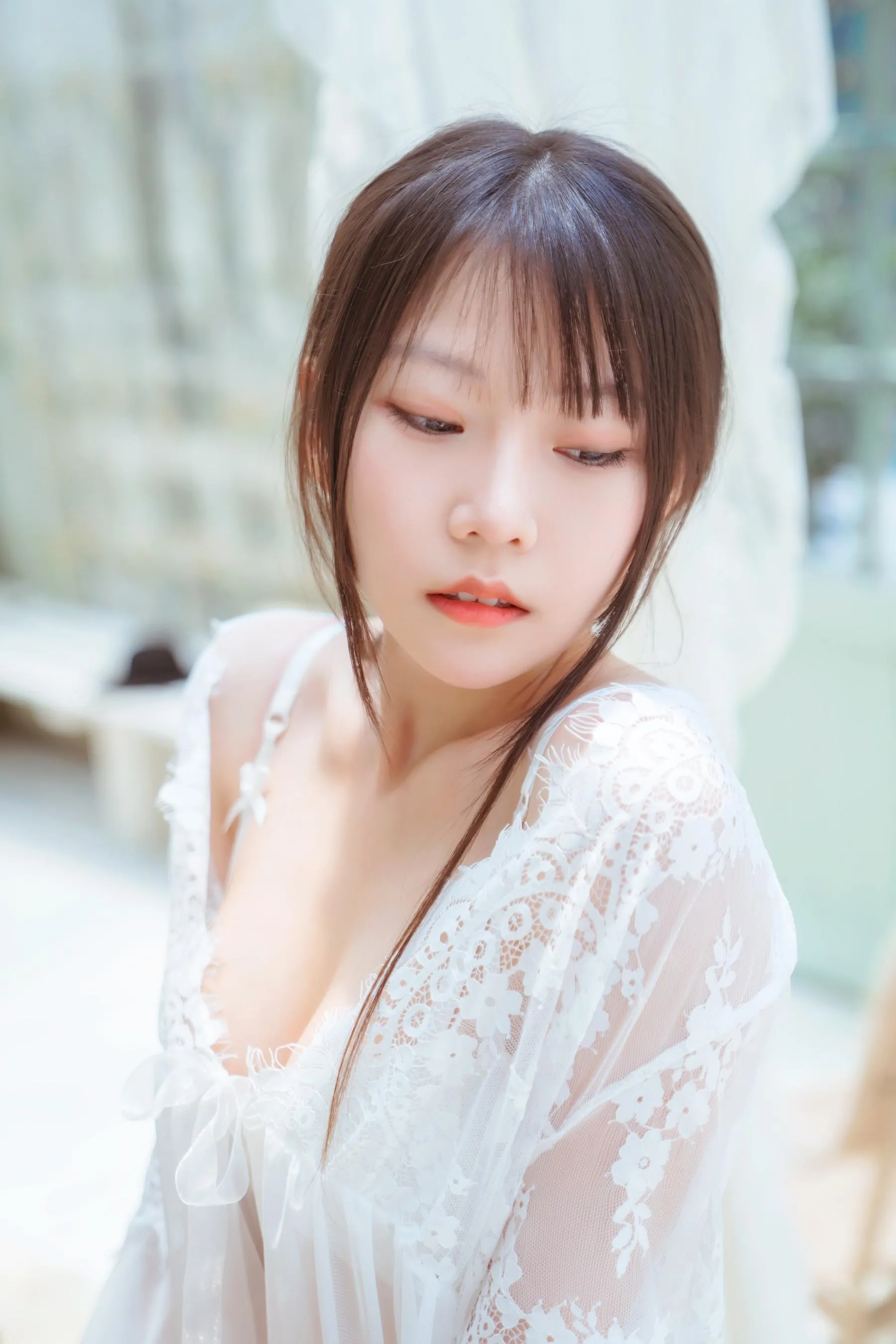 [艺图语] 2022.05.16 花房阳光少女 香草喵露露 [32P]插图1